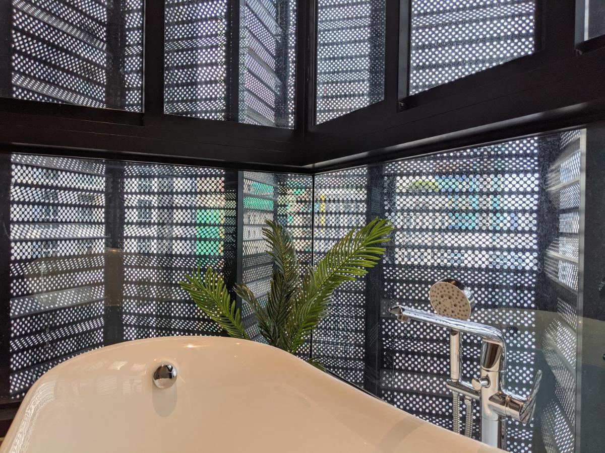Studio Spa Bath